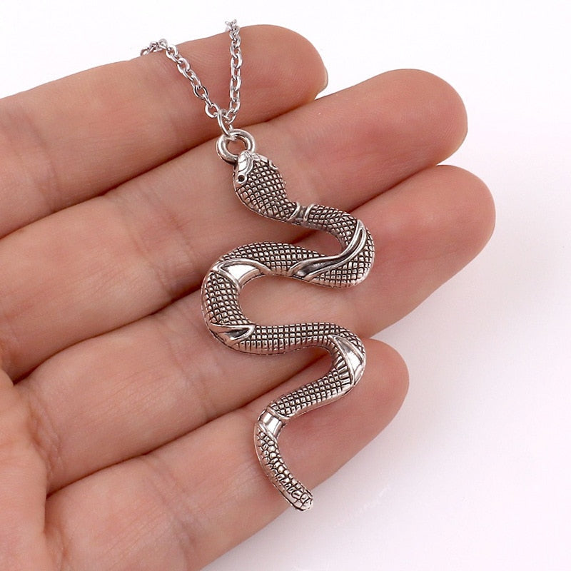 Punk Snake Pendant Necklace Golden Silver Color Unquie Men Women Neck Jewelry Statement Pouplar Necklace Wholesale