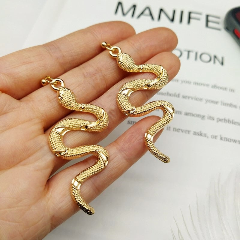 Punk Snake Pendant Necklace Golden Silver Color Unquie Men Women Neck Jewelry Statement Pouplar Necklace Wholesale